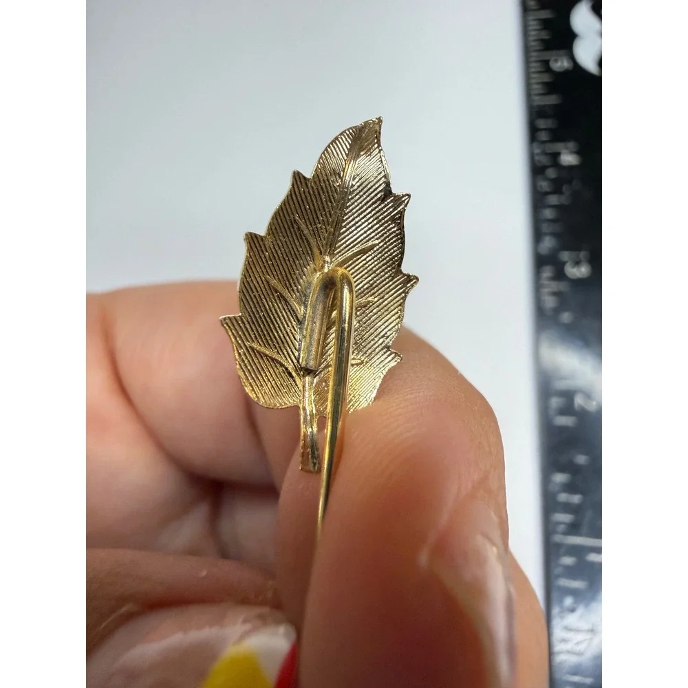 Vintage Gold Tone Textured Leaf Stick Pin Lapel Scarf Hat Pin Botanical Jewelry